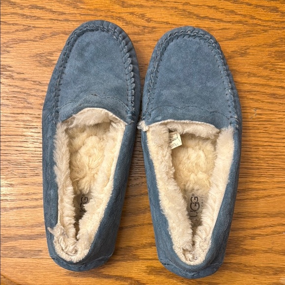 UGG Blue Suede Moccasins with Plush Lining - Picture 3 of 4